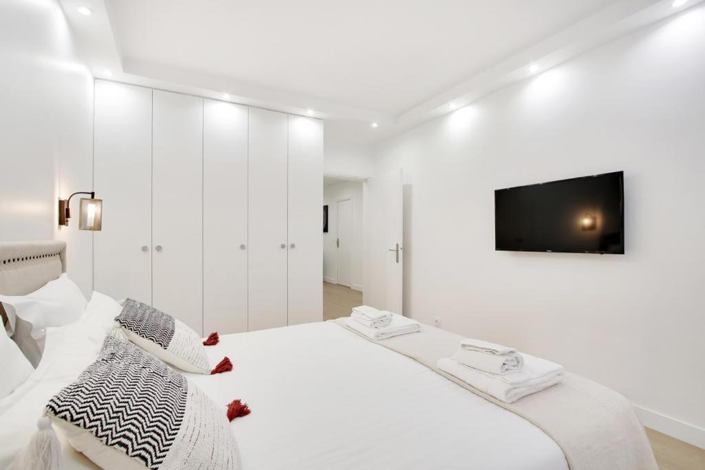 Trocadero/ Eiffel Tower - 3 Bedrooms- All New! Paris Exterior photo